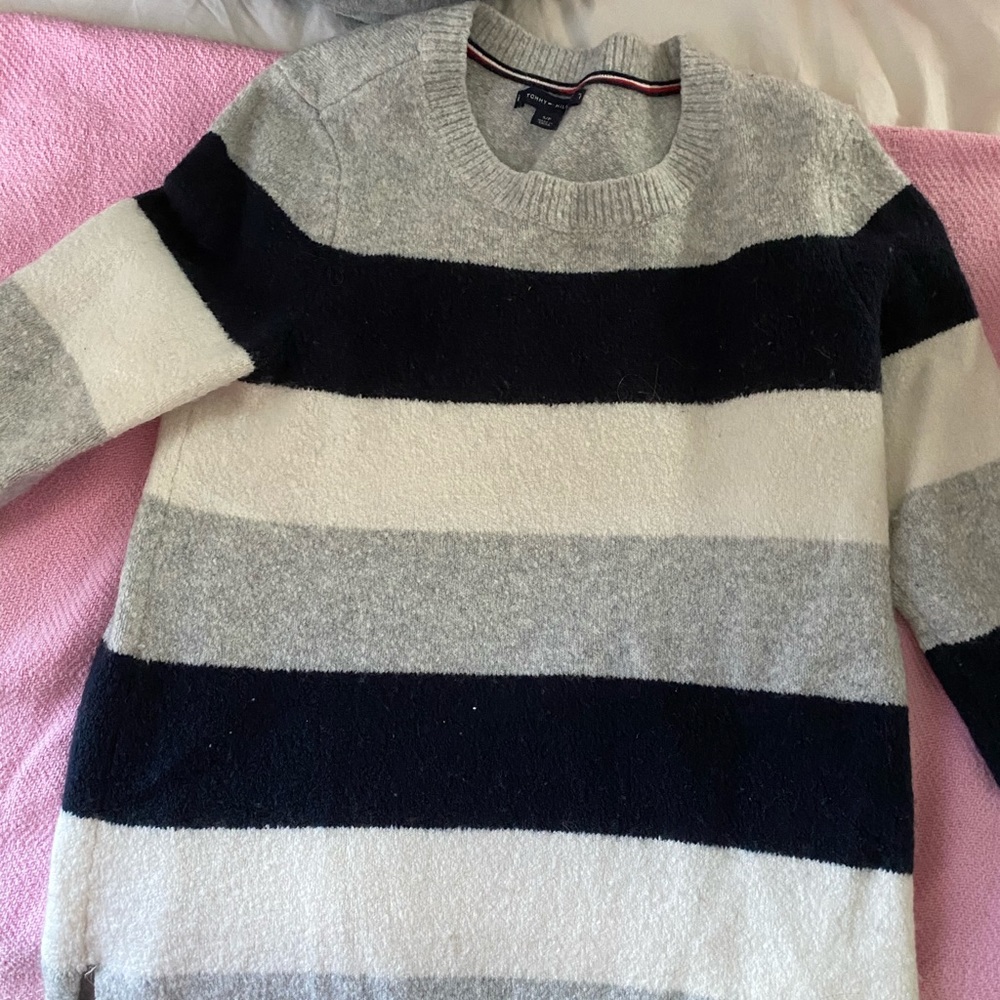 Women’s Tommy Hilfiger sweater